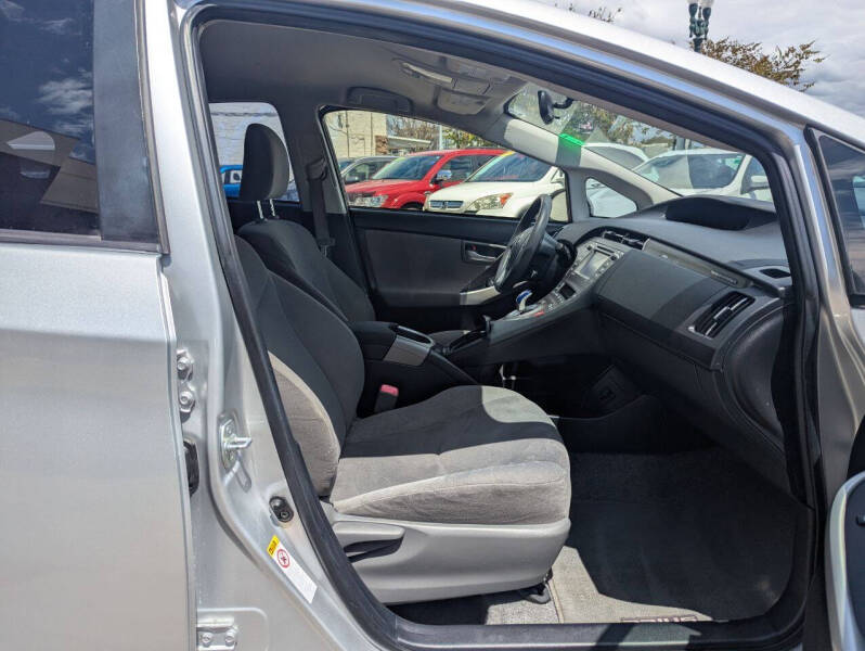 2013 Toyota Prius Plug-in Hybrid