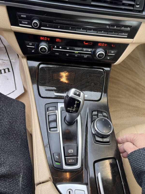 2014 BMW 5 Series 528i