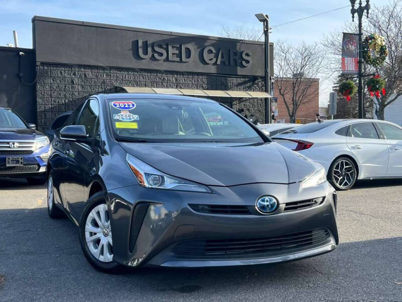 2022 Toyota Prius LE