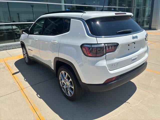 2022 Jeep Compass Latitude Lux
