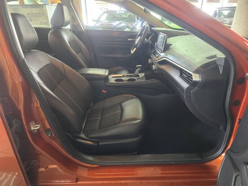 2022 Nissan Altima 2.5 SR