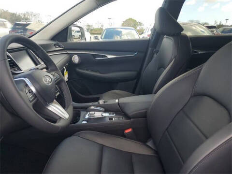 2025 Infiniti QX50 Luxe