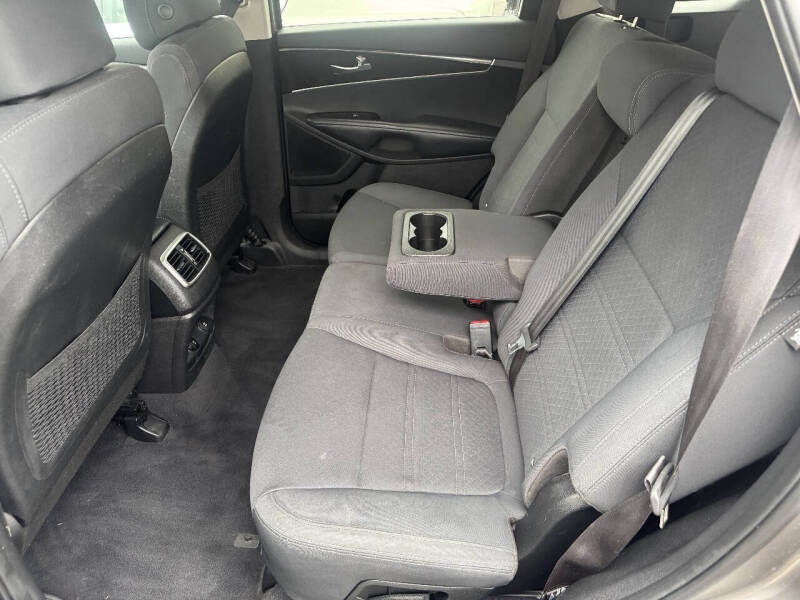 2017 Kia Sorento LX