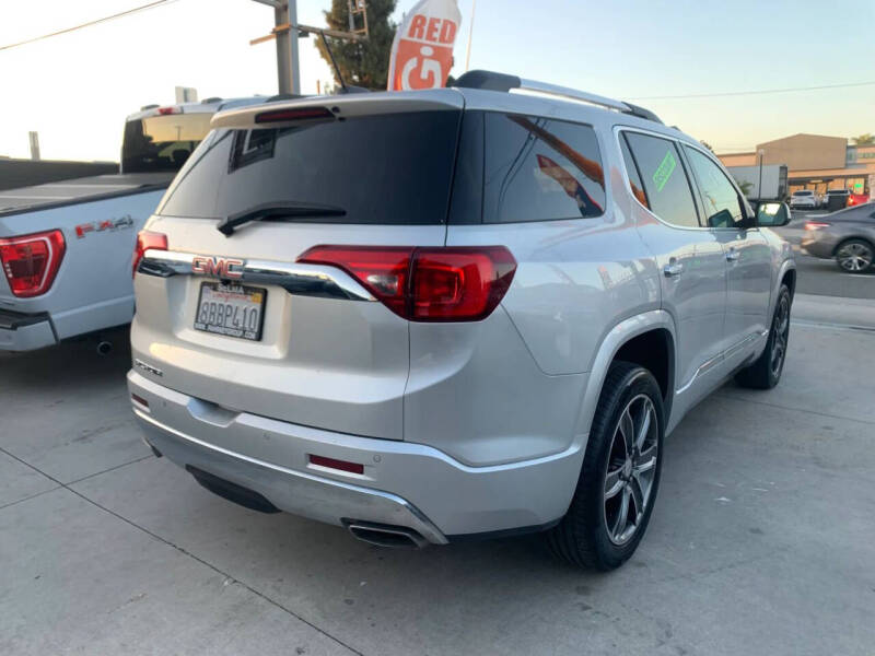 2017 GMC Acadia Denali