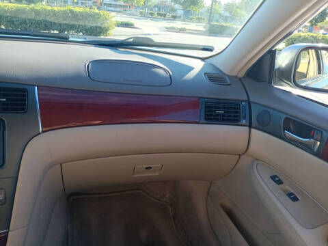 2004 Lexus ES 330