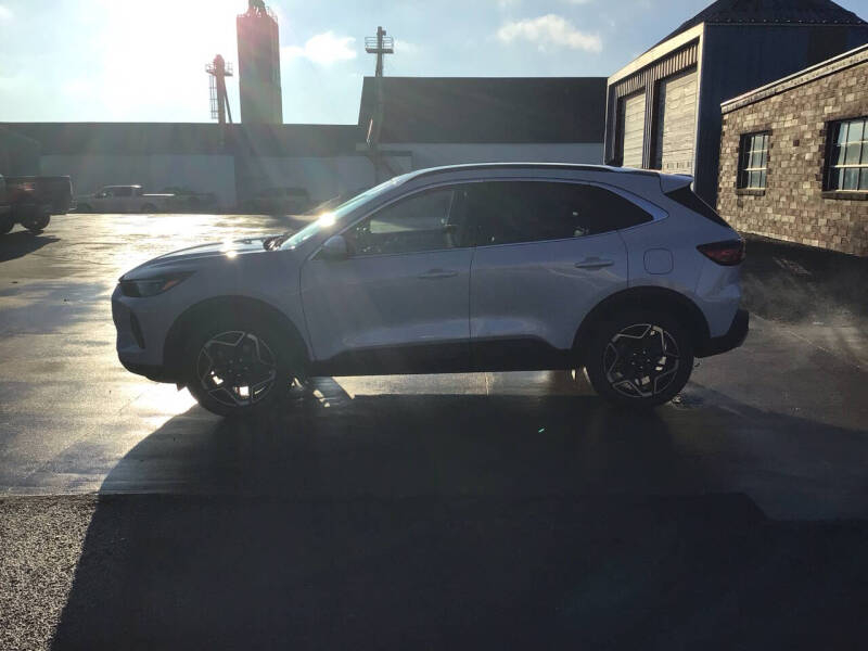 2026 Ford Escape Platinum