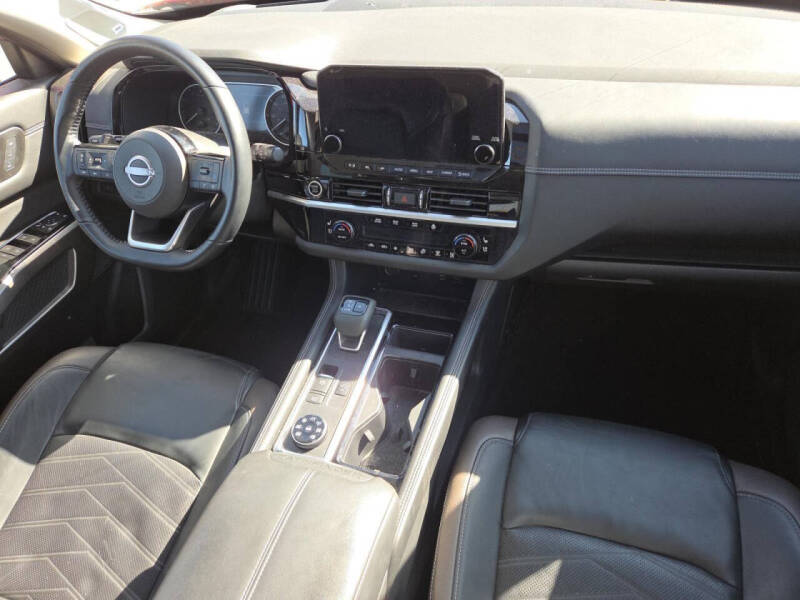 2022 Nissan Pathfinder Platinum