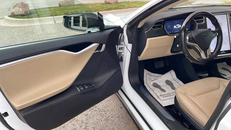 2015 Tesla Model S