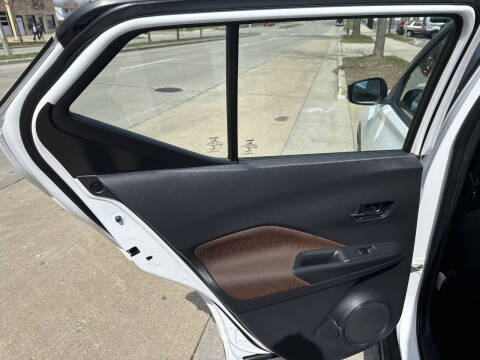 2019 Nissan Kicks SR