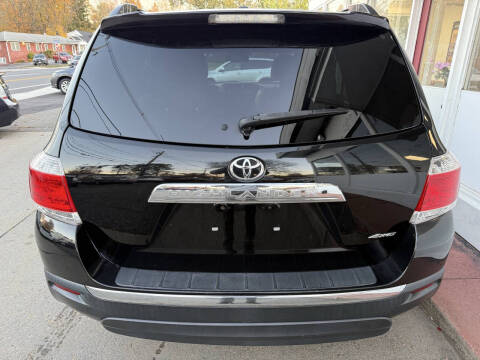 2013 Toyota Highlander SE