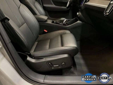 2025 Volvo XC40 B5 Plus Bright Theme