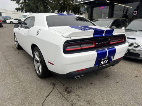 2015 Dodge Challenger SXT Plus