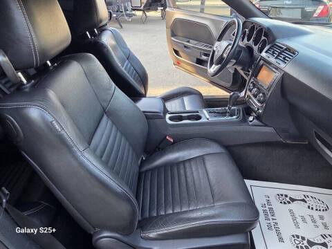 2011 Dodge Challenger SE