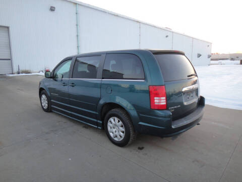 2009 Chrysler Town and Country LX