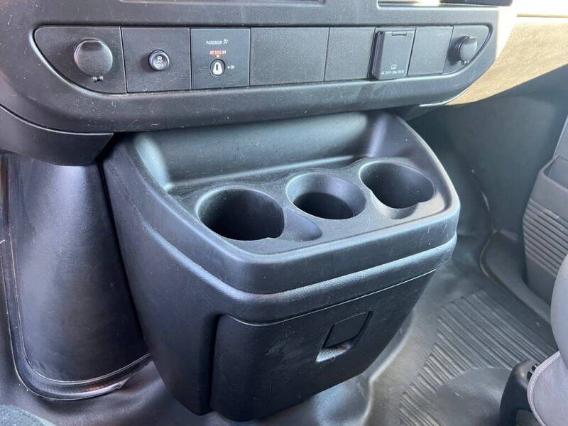 2024 GMC Savana 2500