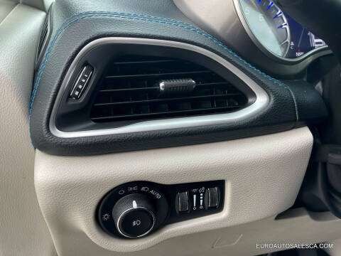 2021 Chrysler Pacifica Touring L