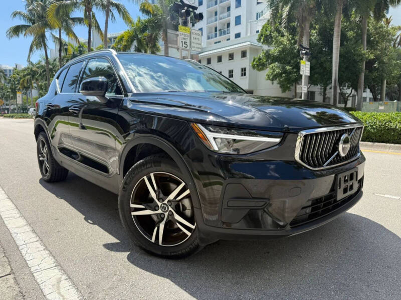 2025 Volvo XC40 B5 Core Bright Theme