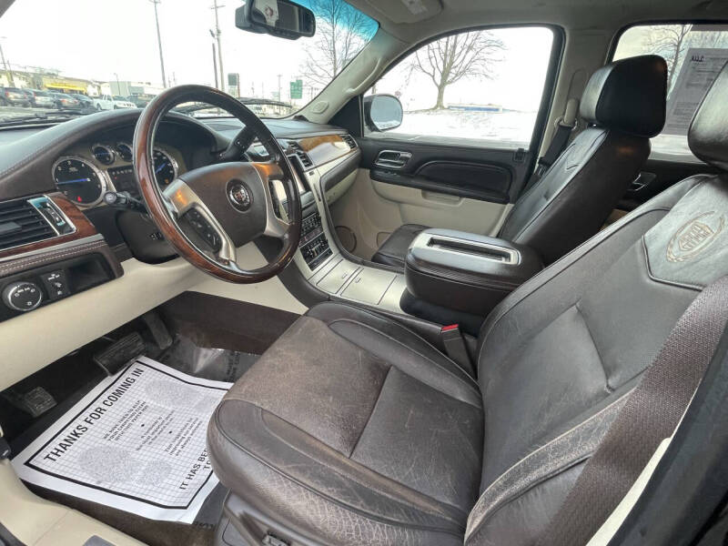 2013 Cadillac Escalade Platinum Edition