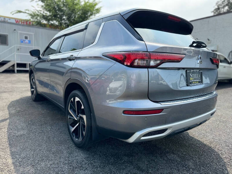 2022 Mitsubishi Outlander SE