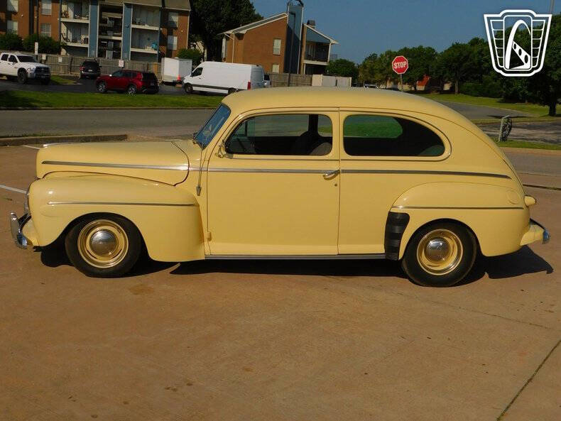 1942 Ford Super Deluxe