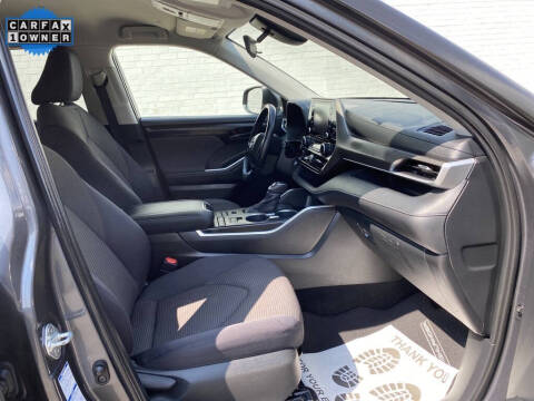 2020 Toyota Highlander LE