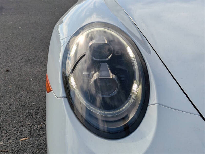 2019 Porsche 911 Carrera