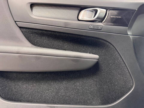 2021 Volvo XC40 Recharge Pure Electric P8