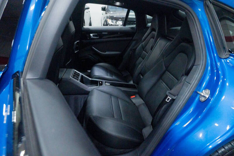 2017 Porsche Panamera 4S