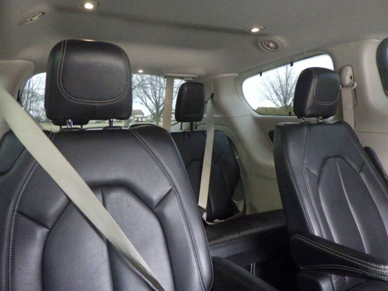 2022 Chrysler Pacifica Touring L