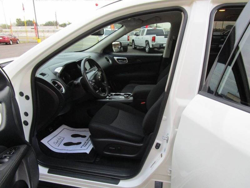 2017 Nissan Pathfinder SV