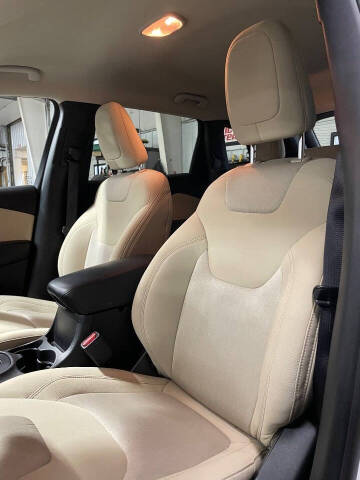 2017 Jeep Cherokee Sport