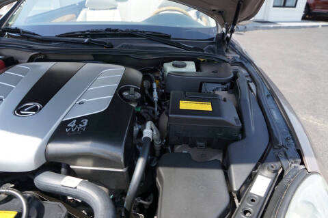 2004 Lexus SC 430