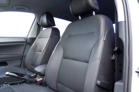 2015 Volkswagen Golf TDI SE