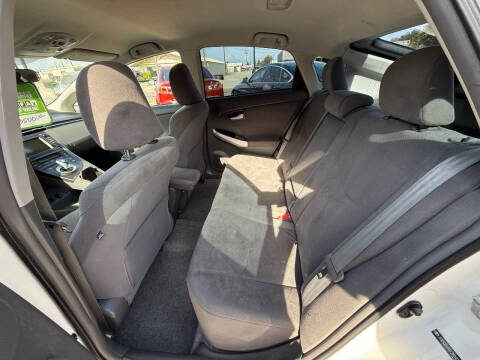 2010 Toyota Prius III