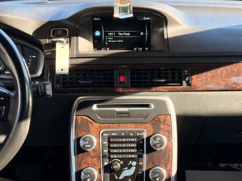 2015 Volvo XC70 T6 Platinum