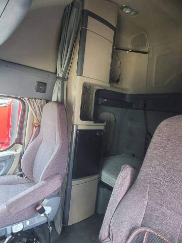 2016 Freightliner Cascadia