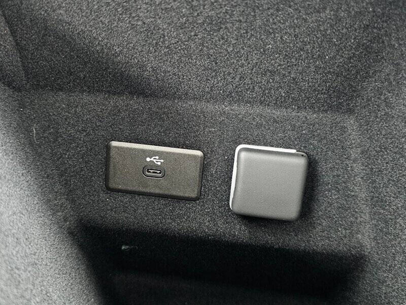 2024 Cadillac LYRIQ Luxury 3