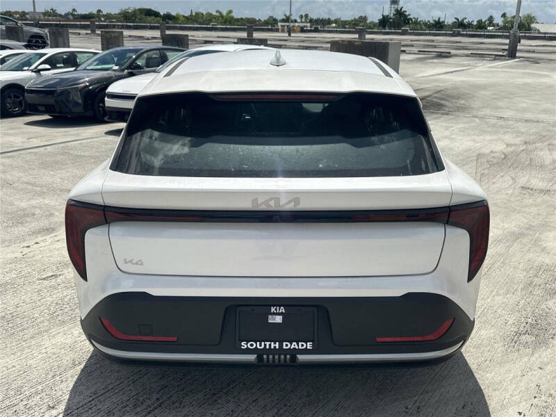 2026 Kia K4 Hatchback EX