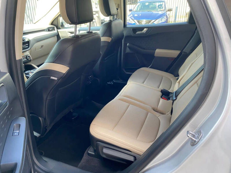 2020 Ford Escape SEL