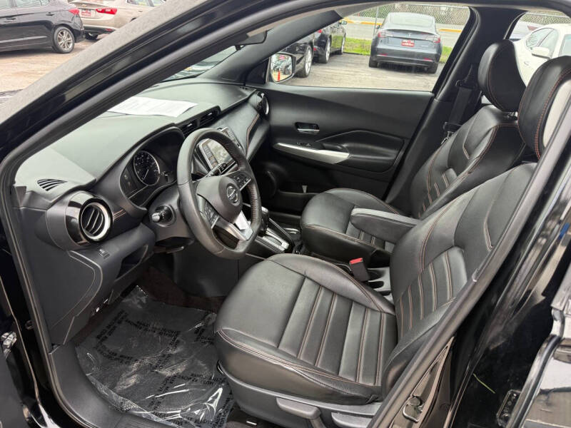 2019 Nissan Kicks SR