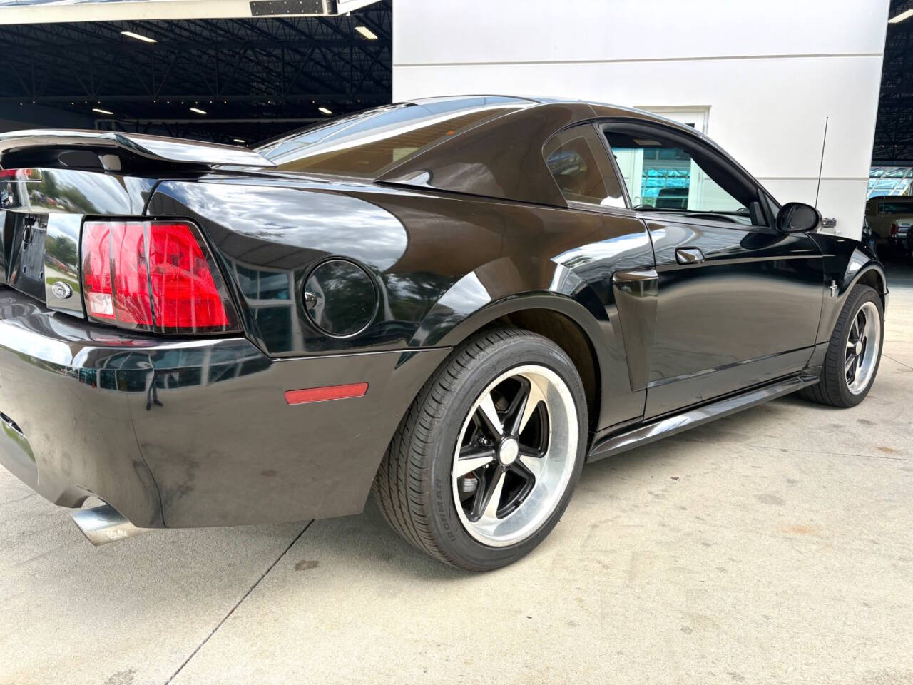 2003 Ford Mustang 16