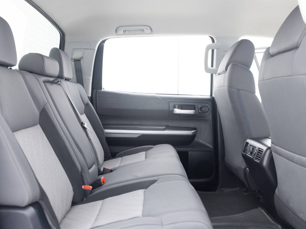 Used Car 2017 Toyota Tundra  Sr5 4x4 4dr Crewmax Cab Pickup Sb (5.7l V8 Ffv) For Sale Under $30,000 In Coal City, Illinois