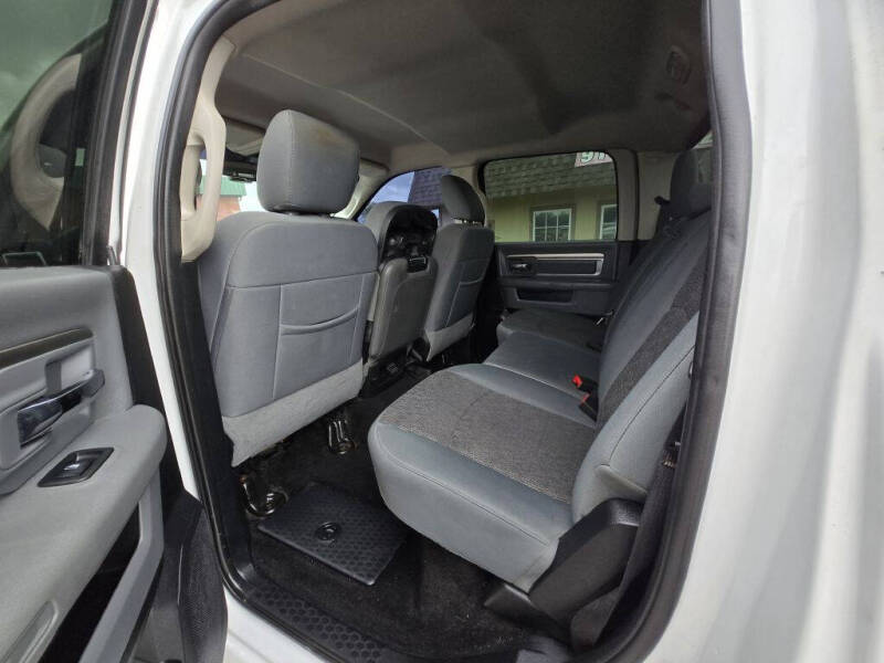 2016 RAM 1500 SLT
