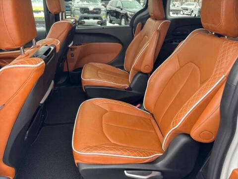 2025 Chrysler Pacifica Pinnacle