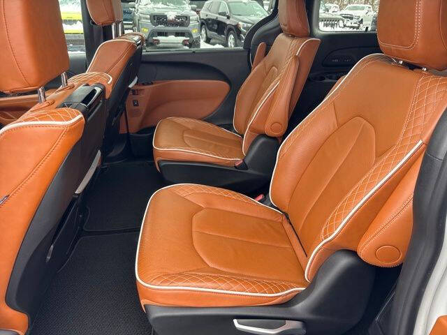 2025 Chrysler Pacifica Pinnacle