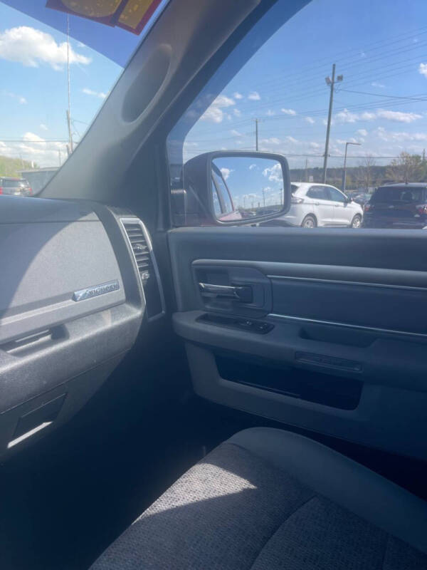 2017 RAM 1500 SLT