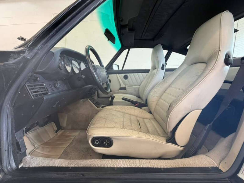 1990 Porsche 911 Carrera 2