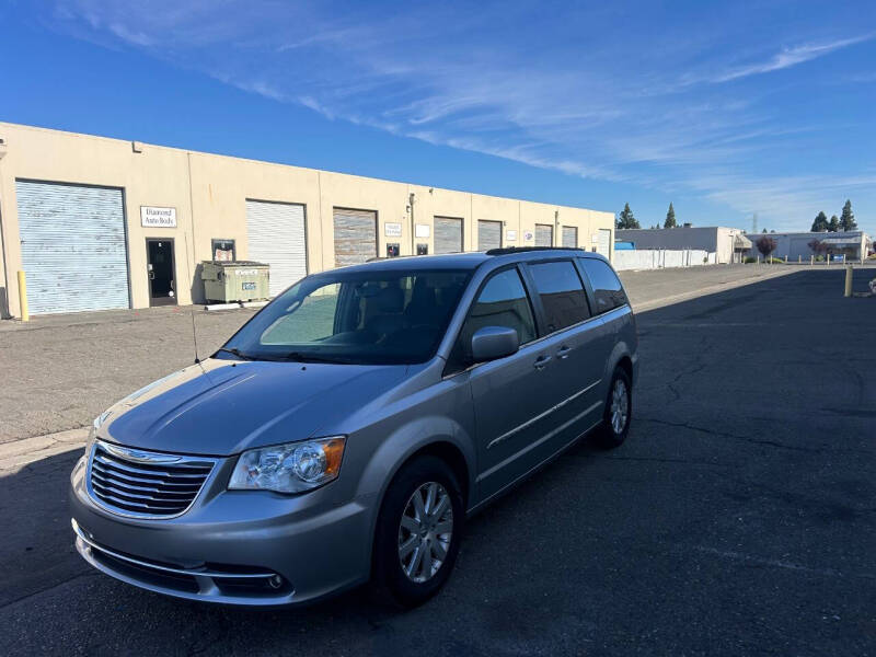 2015 Chrysler Town & Country Touring photo 6