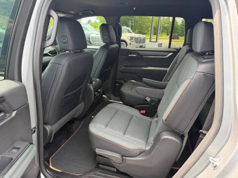 2024 GMC Acadia AT4