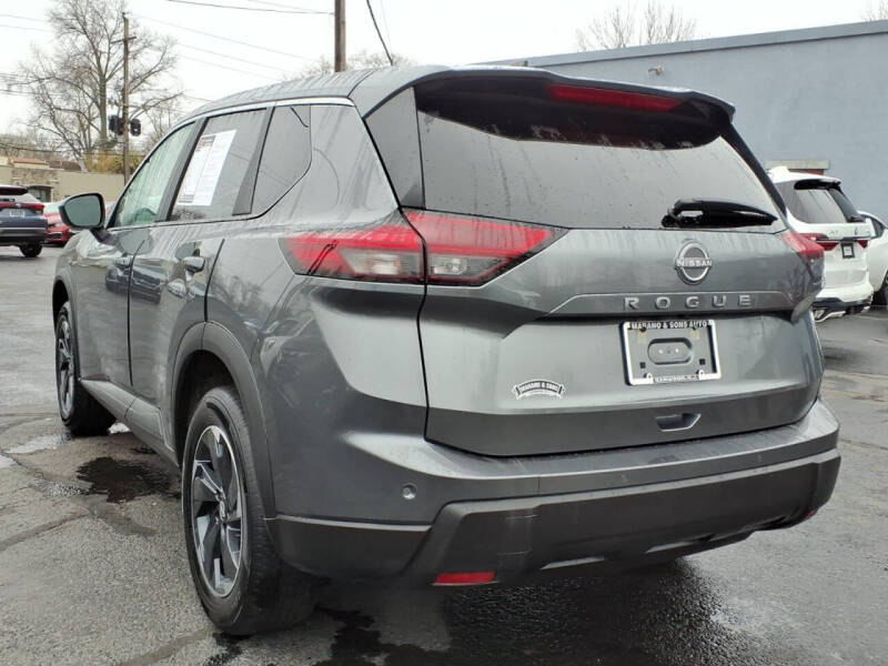 2025 Nissan Rogue SV